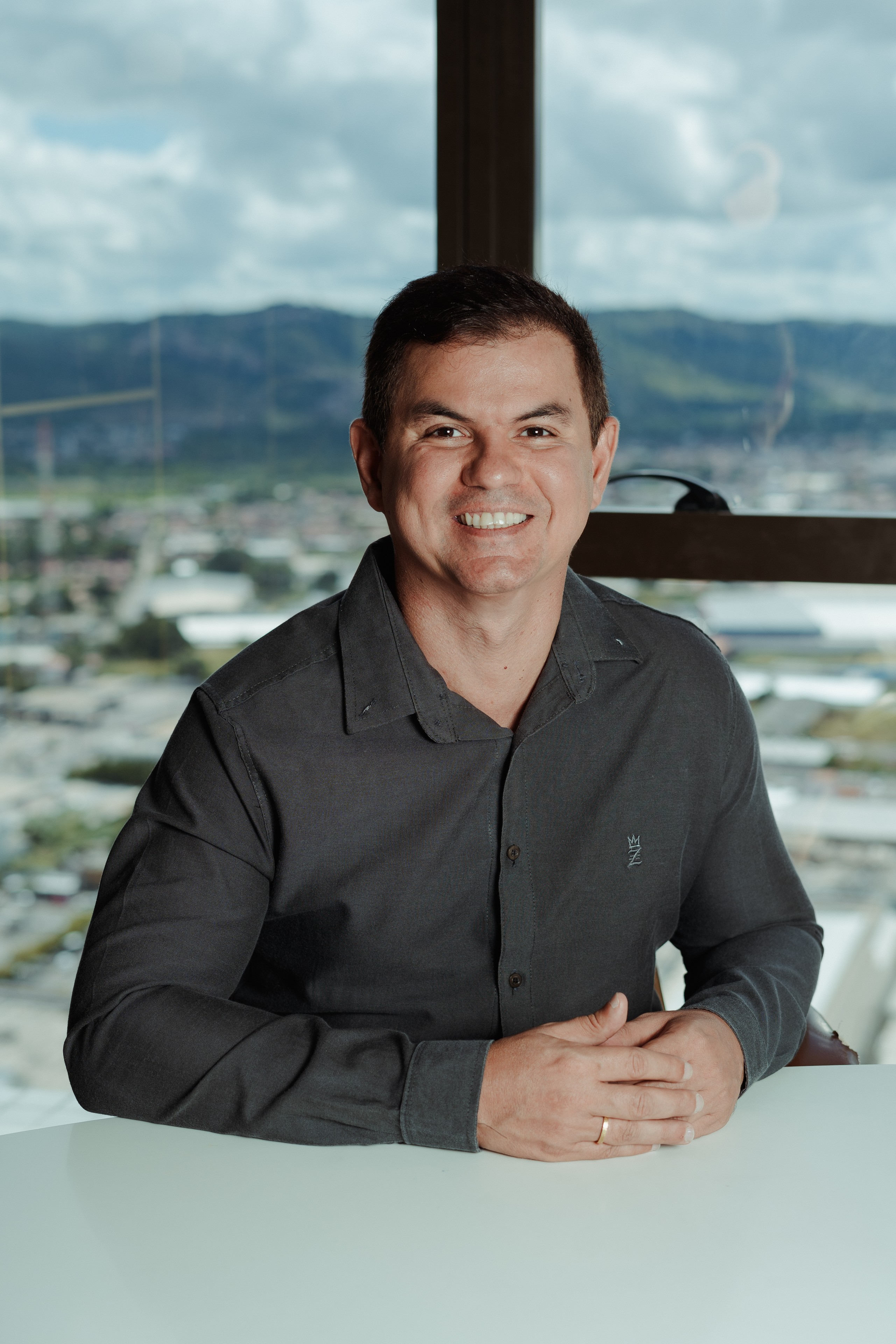 Dr. Adalberto Cruz Sampaio